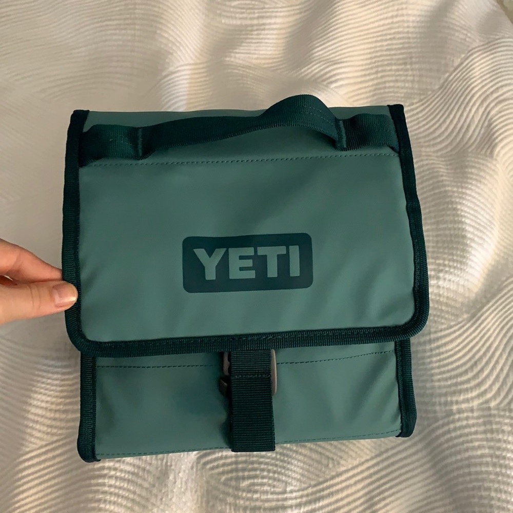 Yeti lunch box